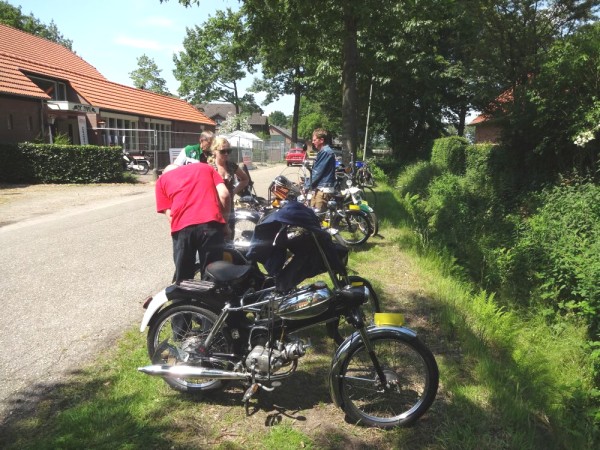 Moto-Nostagia bromfiets weekeinde Griensveen.