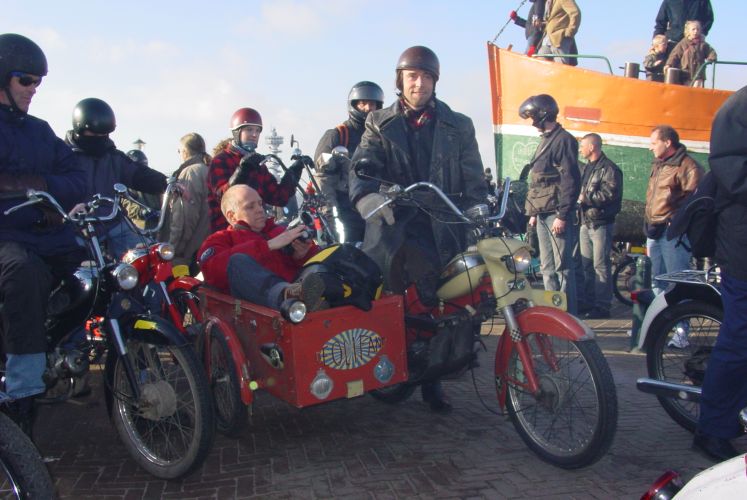 Ron klaar voor video-opnames vanuit het bakje