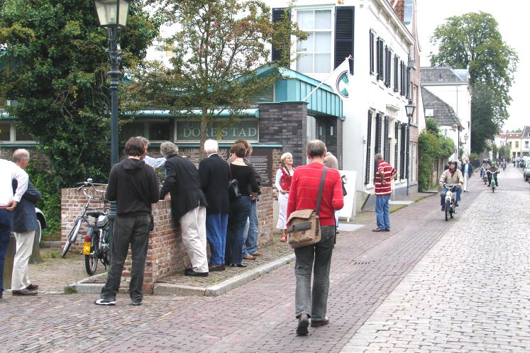 Daar komen de Puchjes aanrijden