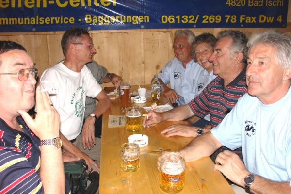 Gezellig aan tafel met onze Oostenrijkse vrienden