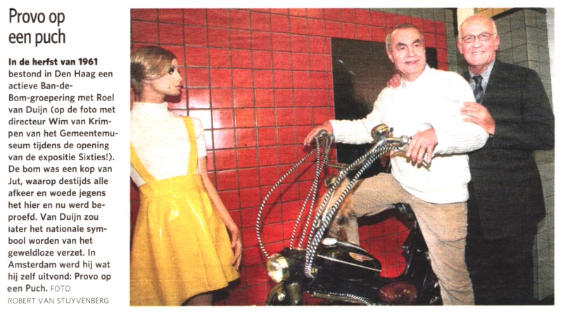 Provo Roel van Duijn op een Puch