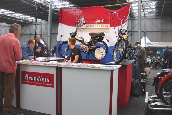 De stand van Bromfiets