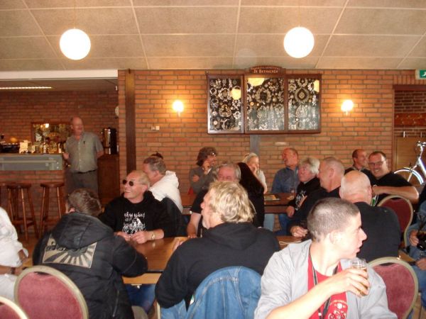 In caf� Schillings was de sfeer opperbest.