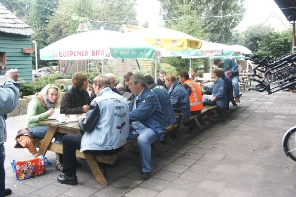 Even samen genieten van een hapje en een drankje