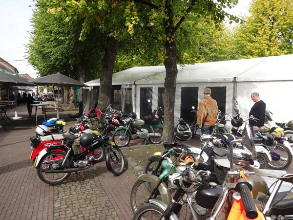 Een deel van de kermis van Heythuisen.