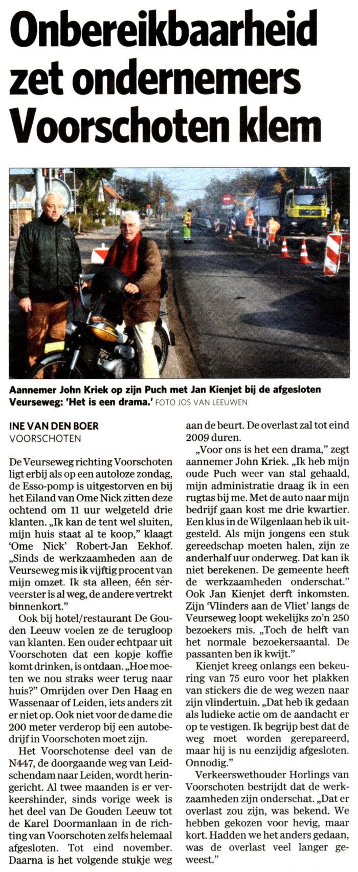 Aannemer met de Puch naar zijn bedrijf