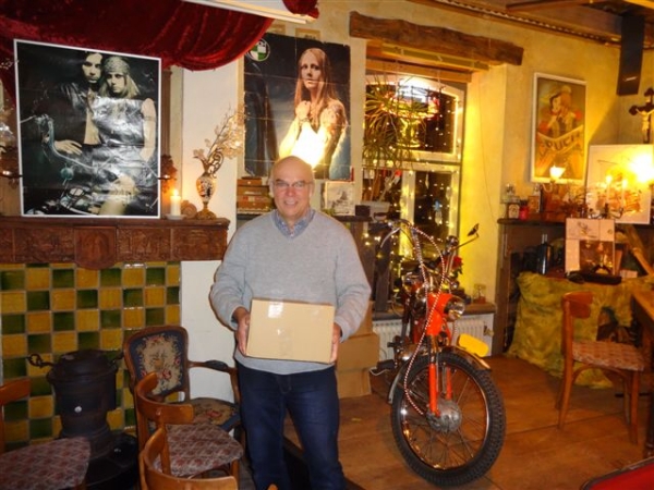 Willem met zijn boeken.